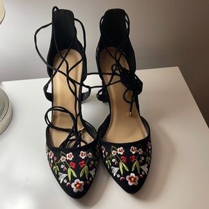 Embroidery detail heels with ankle laces